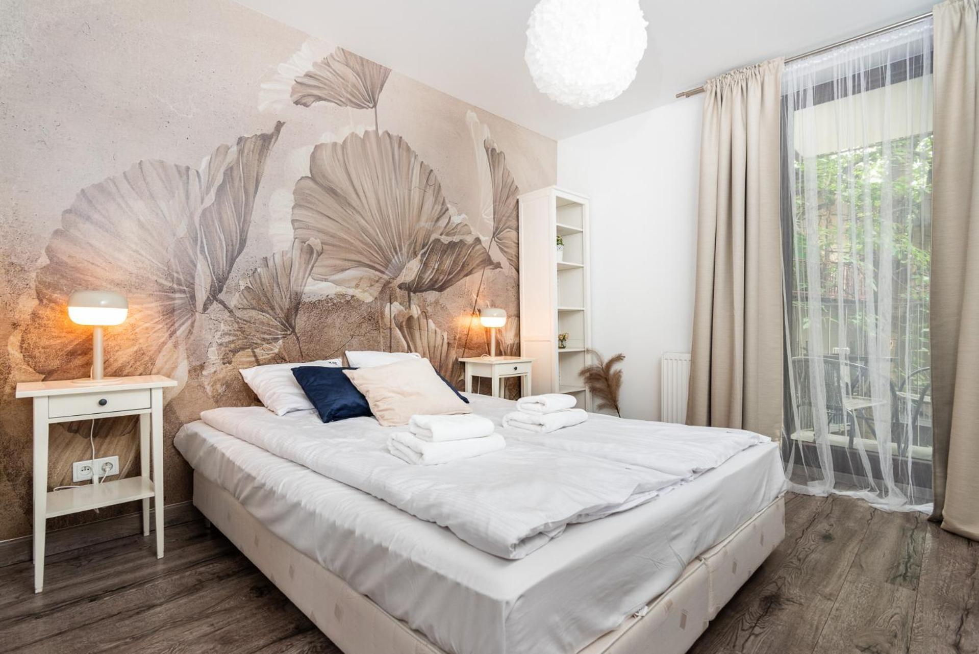 Blossom - Old Town Residence - By Upstairs Krakow Bagian luar foto