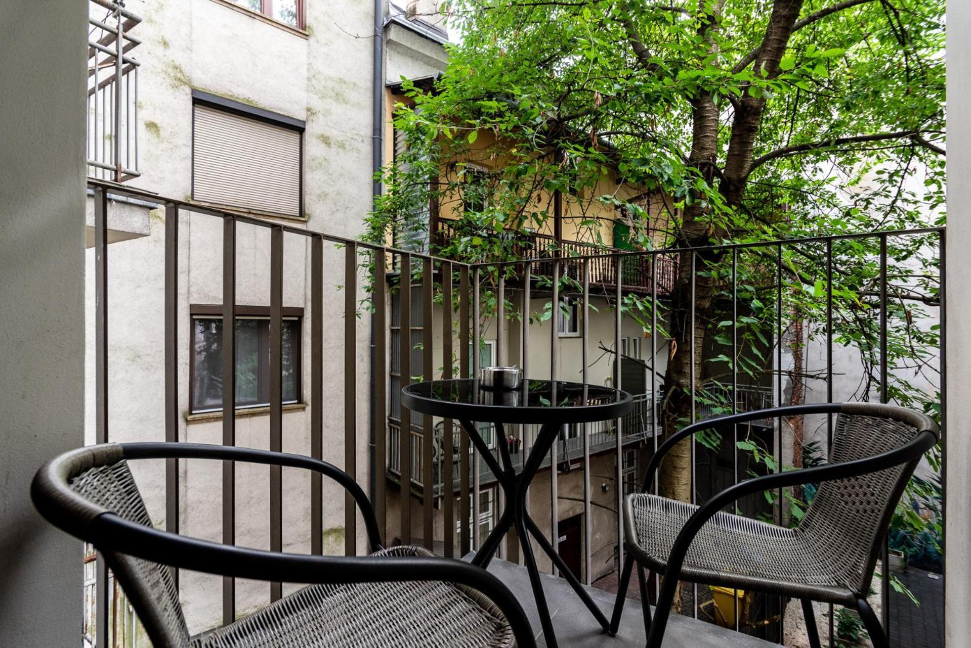 Blossom - Old Town Residence - By Upstairs Krakow Bagian luar foto